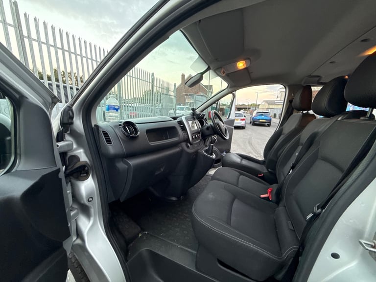 2021 Renault Trafic LL30 ENERGY dCi 170 Sport Nav Van EDC WINDOW VAN Diesel Automatic