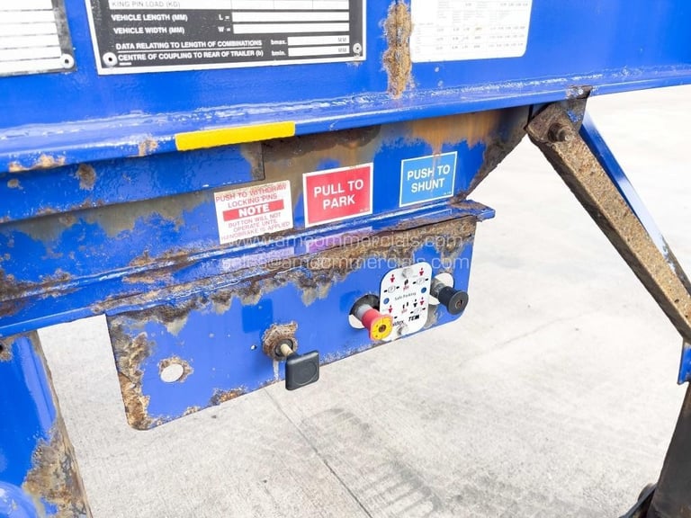 DENNISON SLIDING SKELETAL TRAILER 