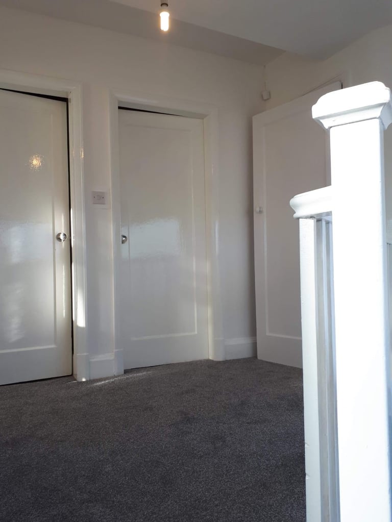 LARGE DOUBLE ROOM FOR RENT 