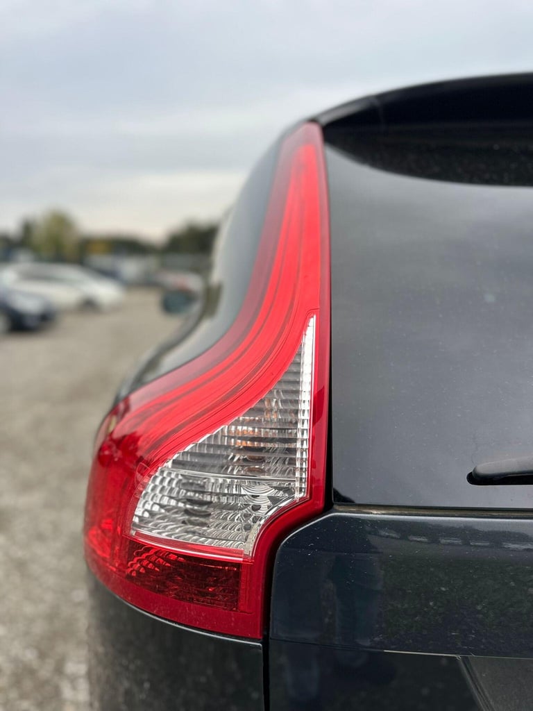 2025 Volvo XC60 2.0 T5 R-Design Premium SUV 5dr Petrol Powershift Euro 5 (240 ps) PETROL Automatic
