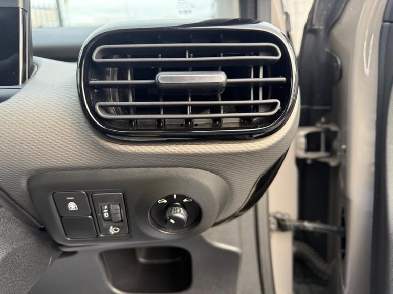 2015 Citroen C4 Cactus 1.6 BlueHDi Flair Hatchback 5dr Diesel Manual Euro 6 (s/s) (100 ps) HATCHB...