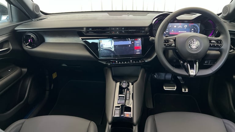 2025 Alfa Romeo Junior 1.2 MHEV Ibrida SUV 5dr Petrol Hybrid e-DCT Euro 6 (s/s) (136 ps) SUV Hybr...