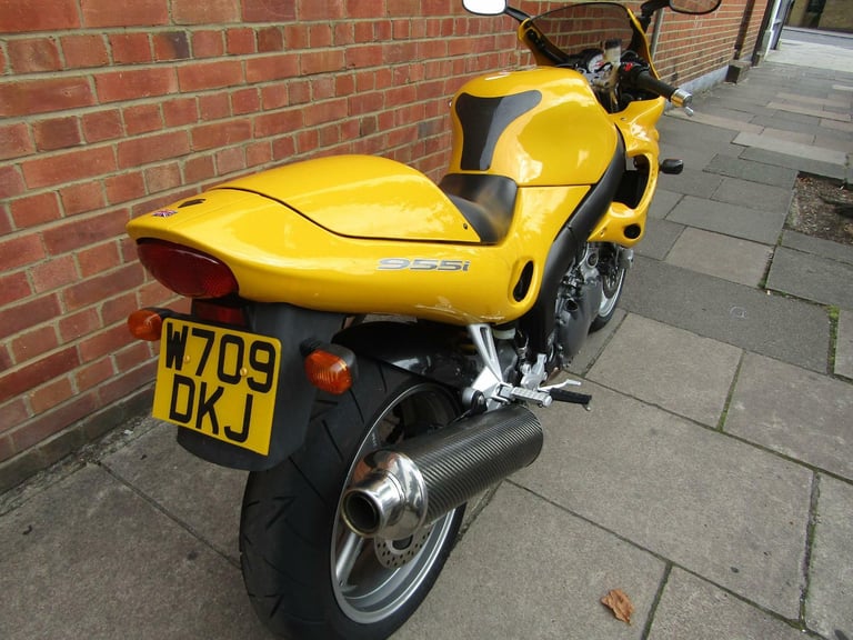 YELLOW TRIUMPH SPRINT RS 955i 13000 MILES VERY NICE EXAMPLE