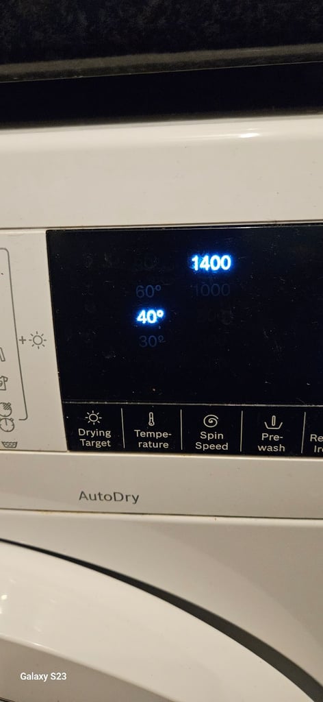 BOSCH SERIES 4, WASHING MACHINE COMBINED WITH DRYER, 8KG/5KG WASHER DRYER. 