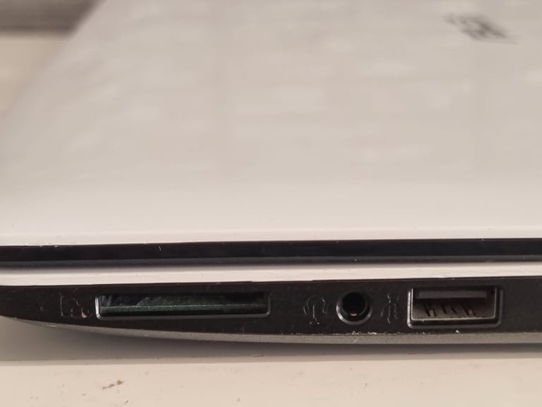 Asus X555L laptop notebook white with charger 