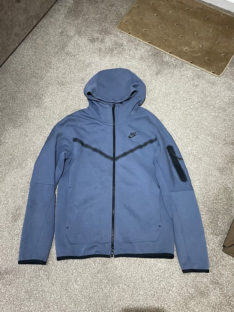 nike tech fleece hoodie used.  