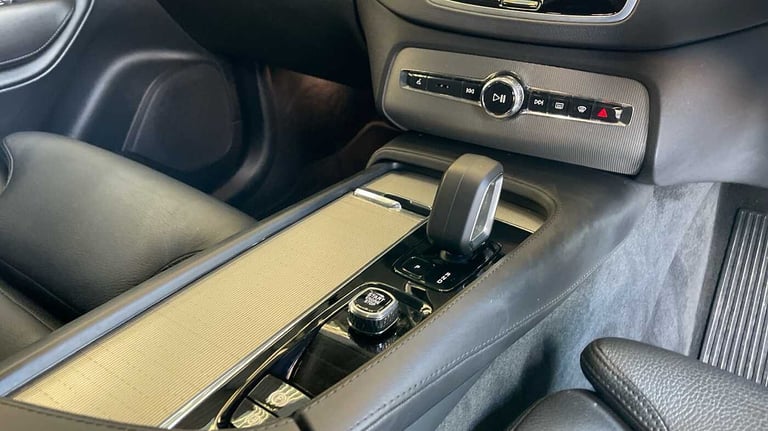 2023 Volvo XC90 2.0 B5D (235) Plus Dark 5dr AWD Geartronic SUV Diesel Automatic