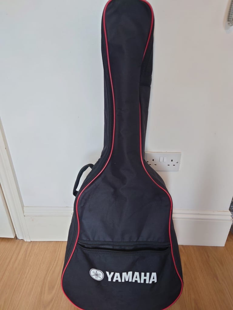 Yamaha FG700MS Solid Top Acoustic guitar with gigbag