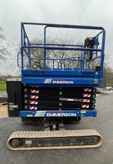 ALMAC TRACKED BI-LEVELLING CRAWLER SCISSOR LIFTS