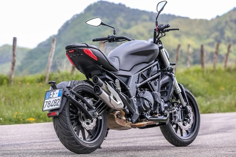 Benelli 502 C Cruiser Custom Motorcycle 500cc A2 Low Seat Like Ducati Diavel