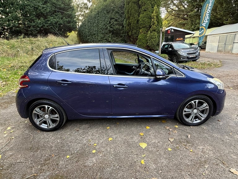 2012 Peugeot 208 1.4 VTi Allure Hatchback 5dr Petrol Manual Euro 5 (95 ps)