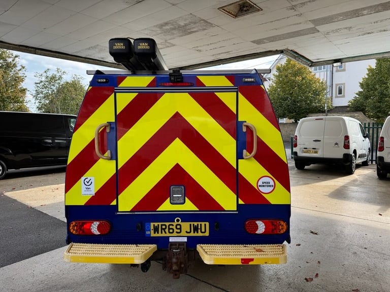 2019 69 ISUZU D-MAX 1.9TD EXTENDED CAB ROLLER SHUTTERS CAMERAS TOW PACK 4X4 EX E