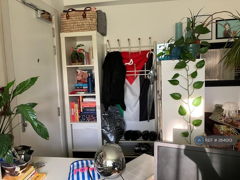 2 bedroom flat in Church Passage, Barnet, EN5 (2 bed) (#2641213)