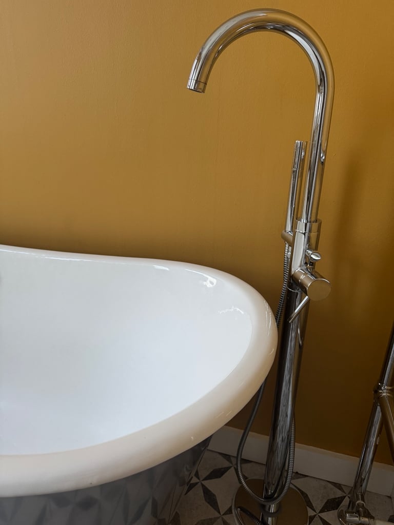 image for Floor freestanding chrome bath tap with shower attachment