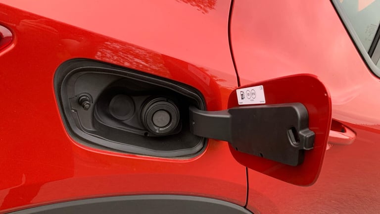 2024 Volvo XC40 2.0 B4 MHEV Plus SUV 5dr Petrol Hybrid DCT Auto Euro 6 (s/s) (197 ps) ESTATE Petr...