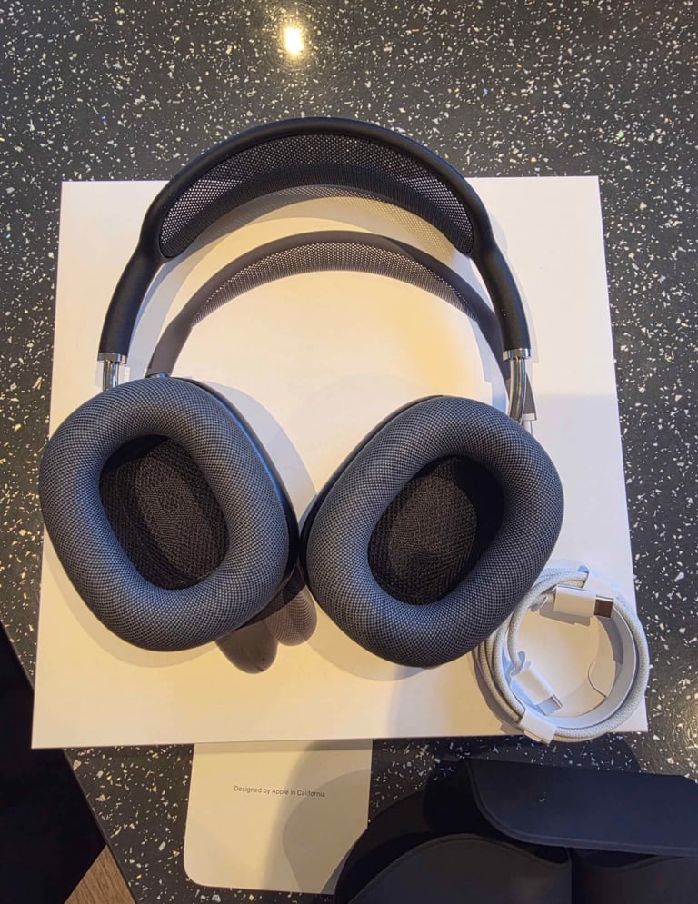 Apple AirPods Pro max 