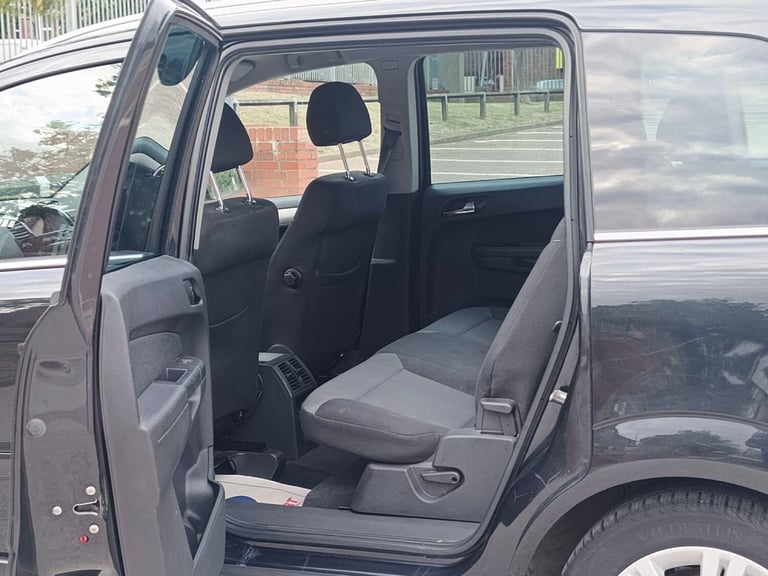 2012 Vauxhall Zafira 1.6 16V Design Euro 5 5dr (SNav) MPV Petrol Manual