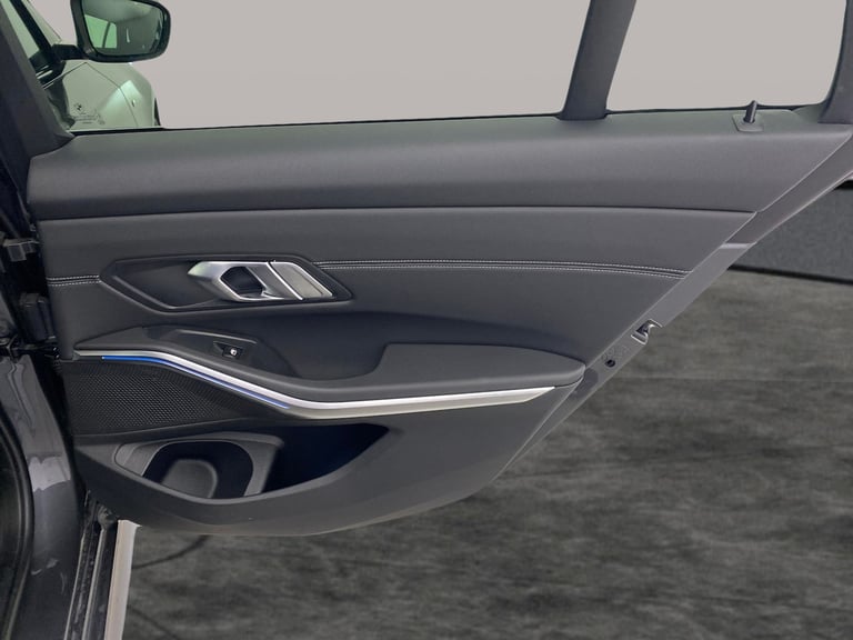 2021 BMW 3 Series 2.0 330e 12kWh M Sport Touring 5dr Petrol Plug-in Hybrid Auto Euro 6 (s/s)  Est...