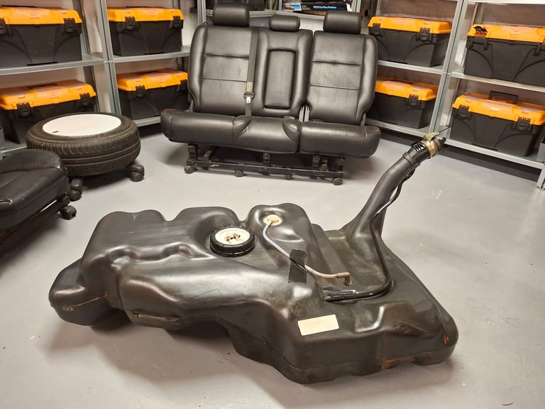 VW Volkswagen T4 Transporter Fuel Tank with Fuel Filler Cap and Key