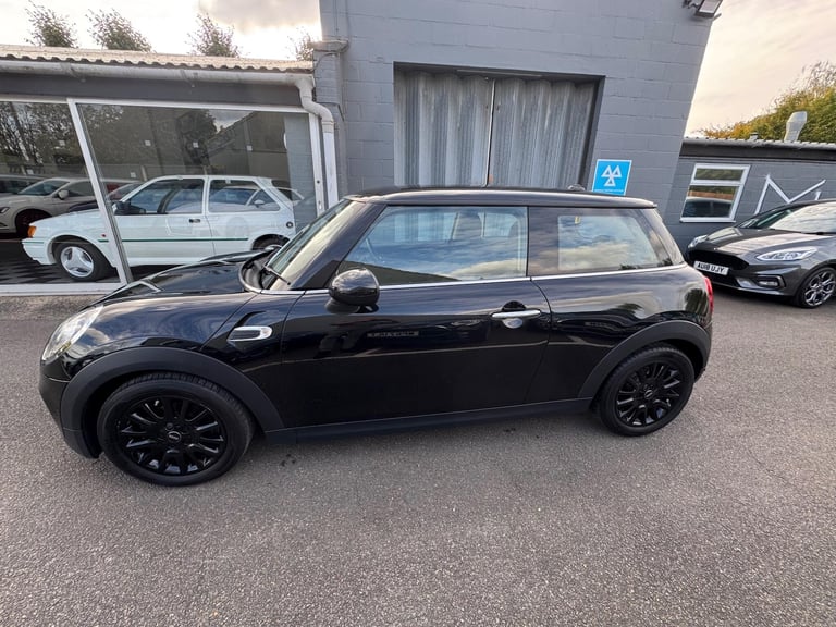 2019 MINI Hatch 1.5 Cooper Classic Hatchback 3dr Petrol Manual Euro 6 (s/s) (136 ps) HATCHBACK Pe...
