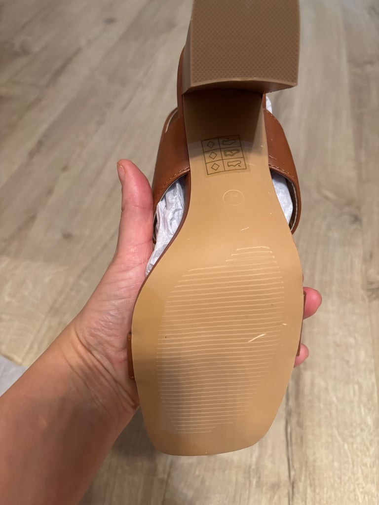 Oasis, circle double buckle strap mules, size 4, pick up only 