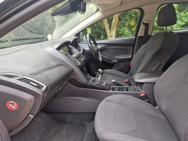 2015 Ford Focus 1.6 TDCi 115 Titanium 5dr HATCHBACK Diesel Manual - Image 13