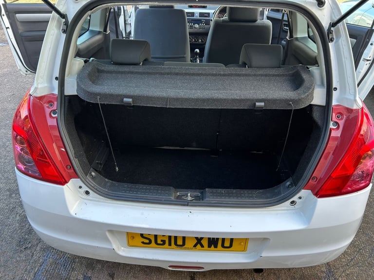 SUZUKI SWIFT 1.3 PETROL ONLY 36.000 LOW MILES MOT MARCH 26 FANTASTIC CONDITION 