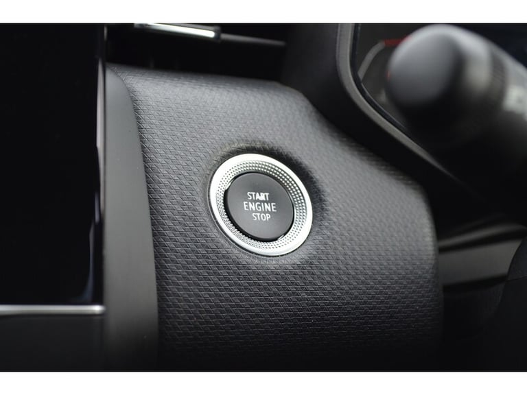 2021 Renault Clio TCe Lutecia Hatchback Petrol Manual