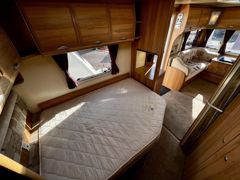 2011 Bailey Unicorn Valencia FIXED BED END BATHROOM 4 berth Caravan + WARRANTY