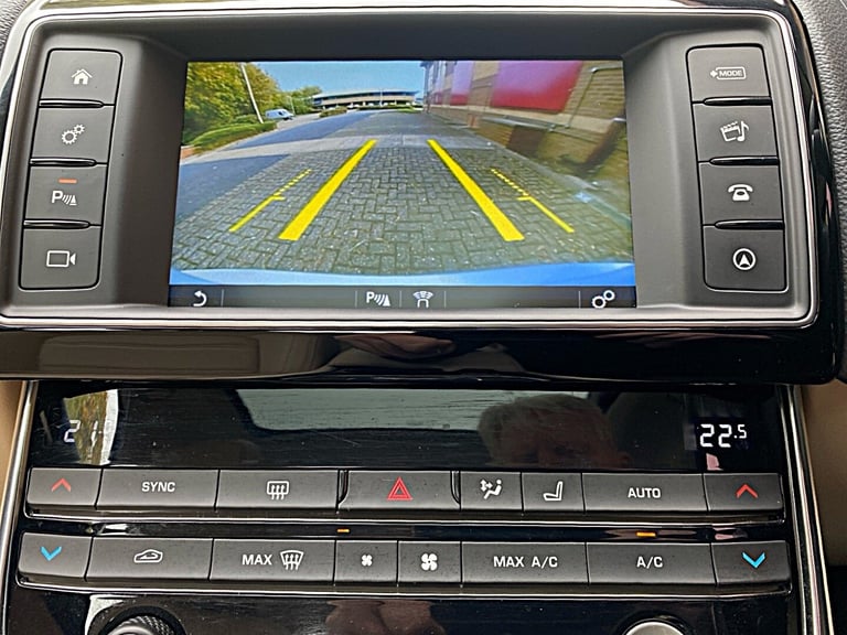 2015 Jaguar XE 2.0 Prestige 4dr Auto SALOON Petrol Automatic