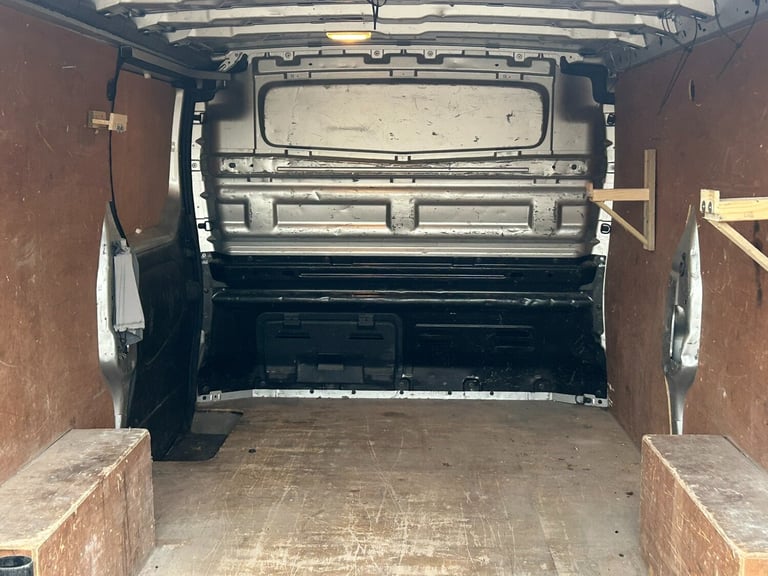 2017 17 Renault Trafic 1.6 DCI Sport LWB L2 , Sat nav, Air con,Bluetooth NO VAT