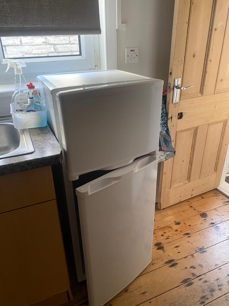 image for Small fridge freezer