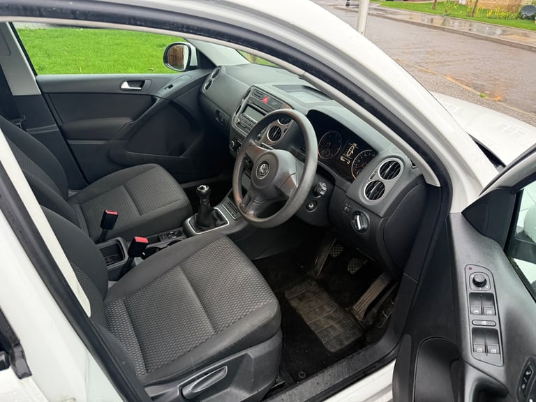 Volkswagen, TIGUAN, Estate, 2011, Manual, 1968 (cc), 5 doors
