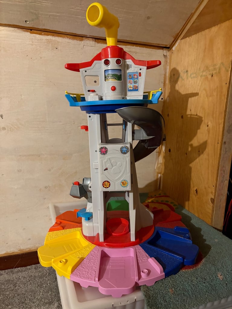 Paw patrol tower & vehicles