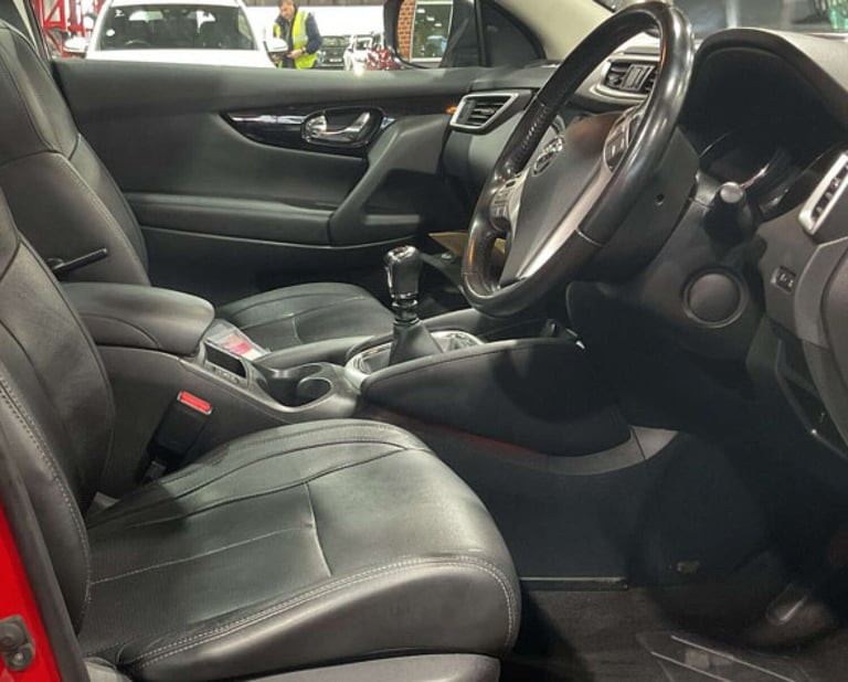 2017 Nissan Qashqai 1.6 Qashqai Tekna DiG-T 5dr SUV Petrol Manual