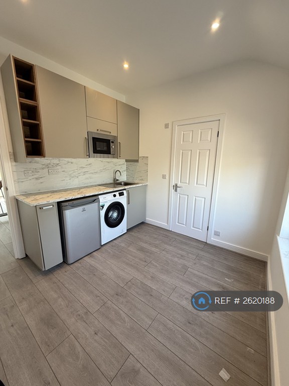 image for 1 bedroom in Wennington Road, Rainham, RM13 (#2620188)