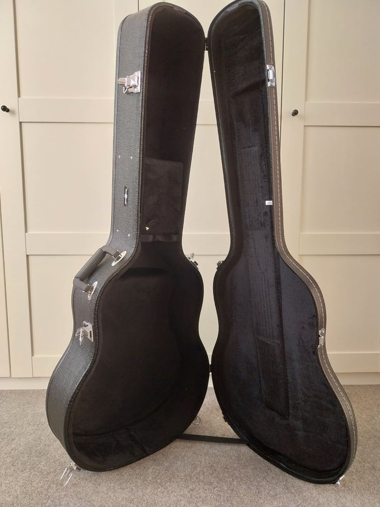 image for Hardback guitar case-lockable 