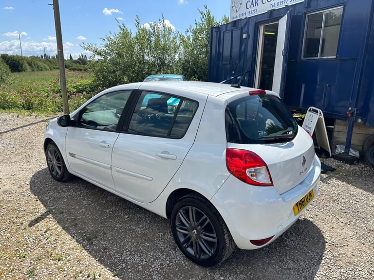 RENAULT CLIO TOM TOM DCI DIESEL £20 A YEAR ROAD TAX