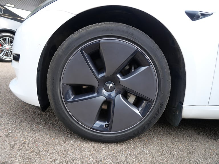 2022 Tesla Model 3 Standard Range Plus Electric Auto RWD (241 bhp) 4dr Electric