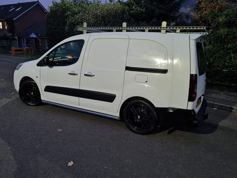 Factory Crew Van  Long Wheel Base Twin Side Loading Doors 2013 Peugeot Partner Professional HDI