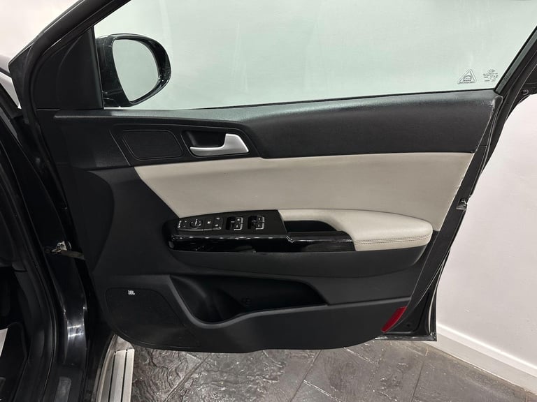 2017 Kia Sportage 1.6 T-GDi GT-Line S SUV 5dr Petrol DCT AWD Euro 6 (174 bhp) ESTATE Petrol Autom...