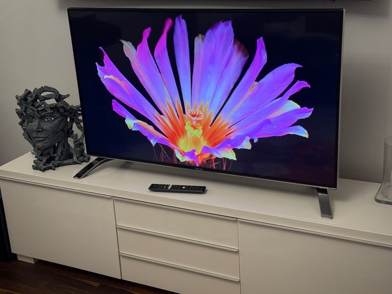 Toshiba 49 inch WiFi Smart LED TV 4K Ultra HD With Freeview Play