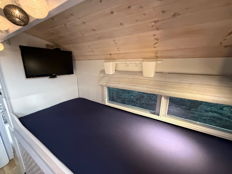 Off Grid Live aboard Skoolie motorhome