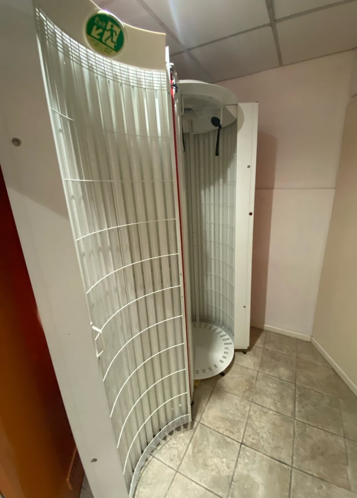 Sunbeds Commercial 48 Lamp Stand Ups