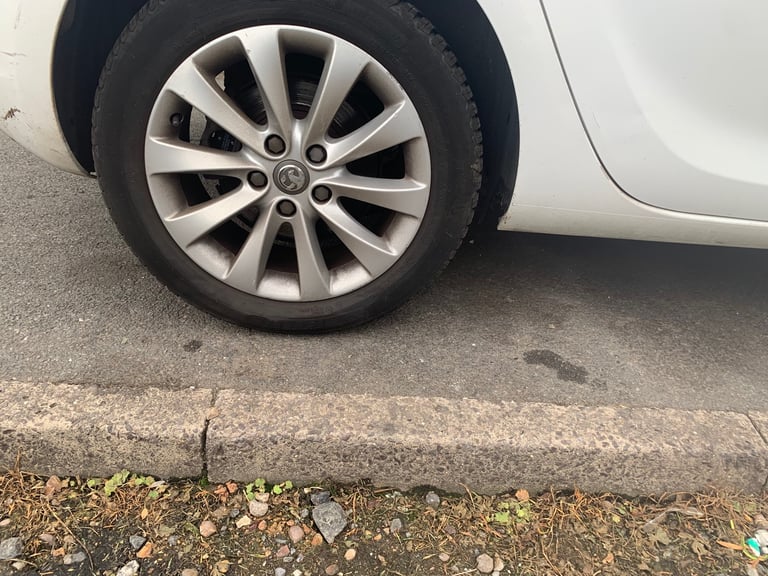 Vauxhall, ASTRA, Hatchback, 2012, Manual, 1686 (cc), 5 doors