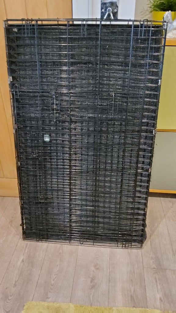 Ex. extra large dog crate wuth tray in black.