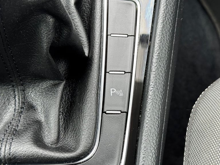 2013 63 VOLKSWAGEN GOLF 2.0 TDI BLUEMOTION TECH GT HATCHBACK 5DR DIESEL MANUAL E