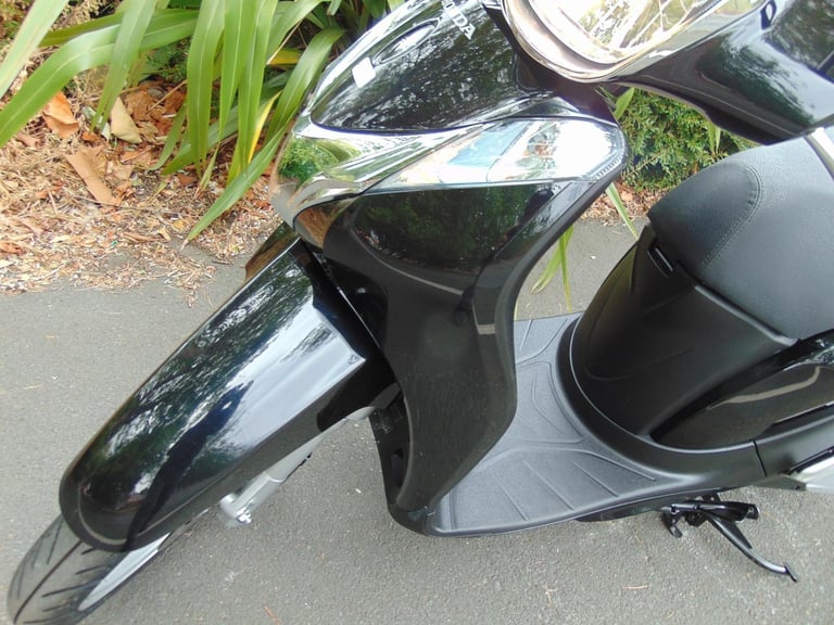 Honda ANC 125 F SH125 Automatic Scooter 2016 very low miles little used from new