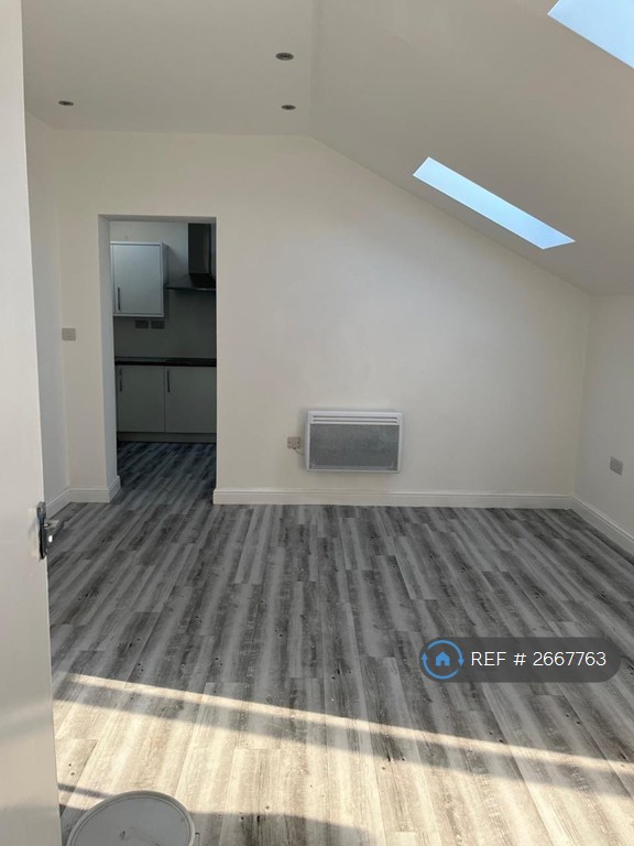 2 bedroom flat in Studley, B807hj, B80 (2 bed) (#2667763)