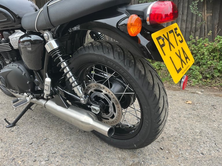 TRIUMPH BONNEVILLE T100, 2025(75), 6 DELIVERY MILES, STUNNING MOTORCYCLE, £8995